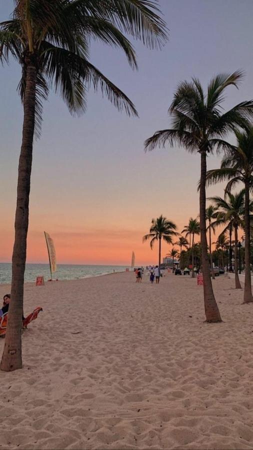 Christmas Retreat Walk To Dania Beach Pool Ngoại thất bức ảnh